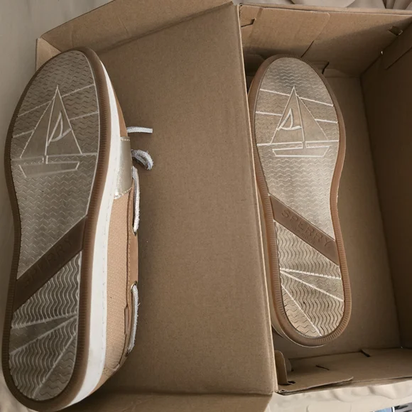 Sperry Women's Tan Boat Shoes with White Laces - Picture 2 of 4